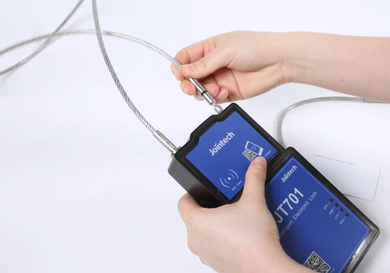 Jointech Jt701 Gps Device 4G Long Cables Can Van Track Gps Tracking Container Padlock With Alarm Fuel Tank Monitoring